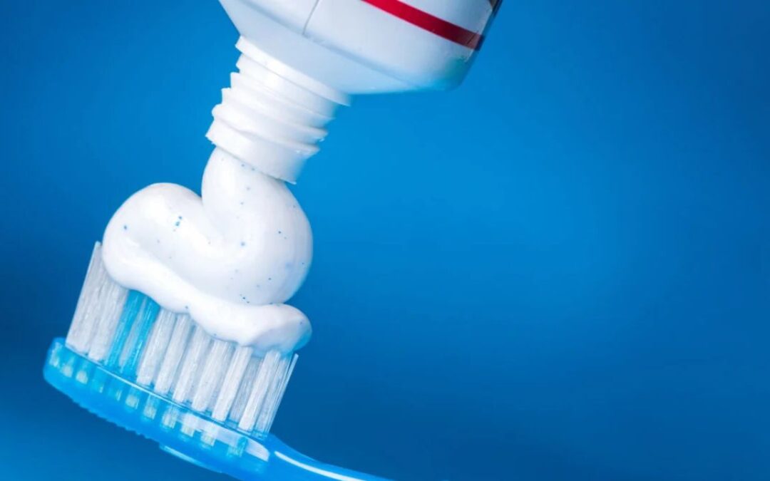 Pasta dental hecha con piel y cabello podría ser la solución a las caries